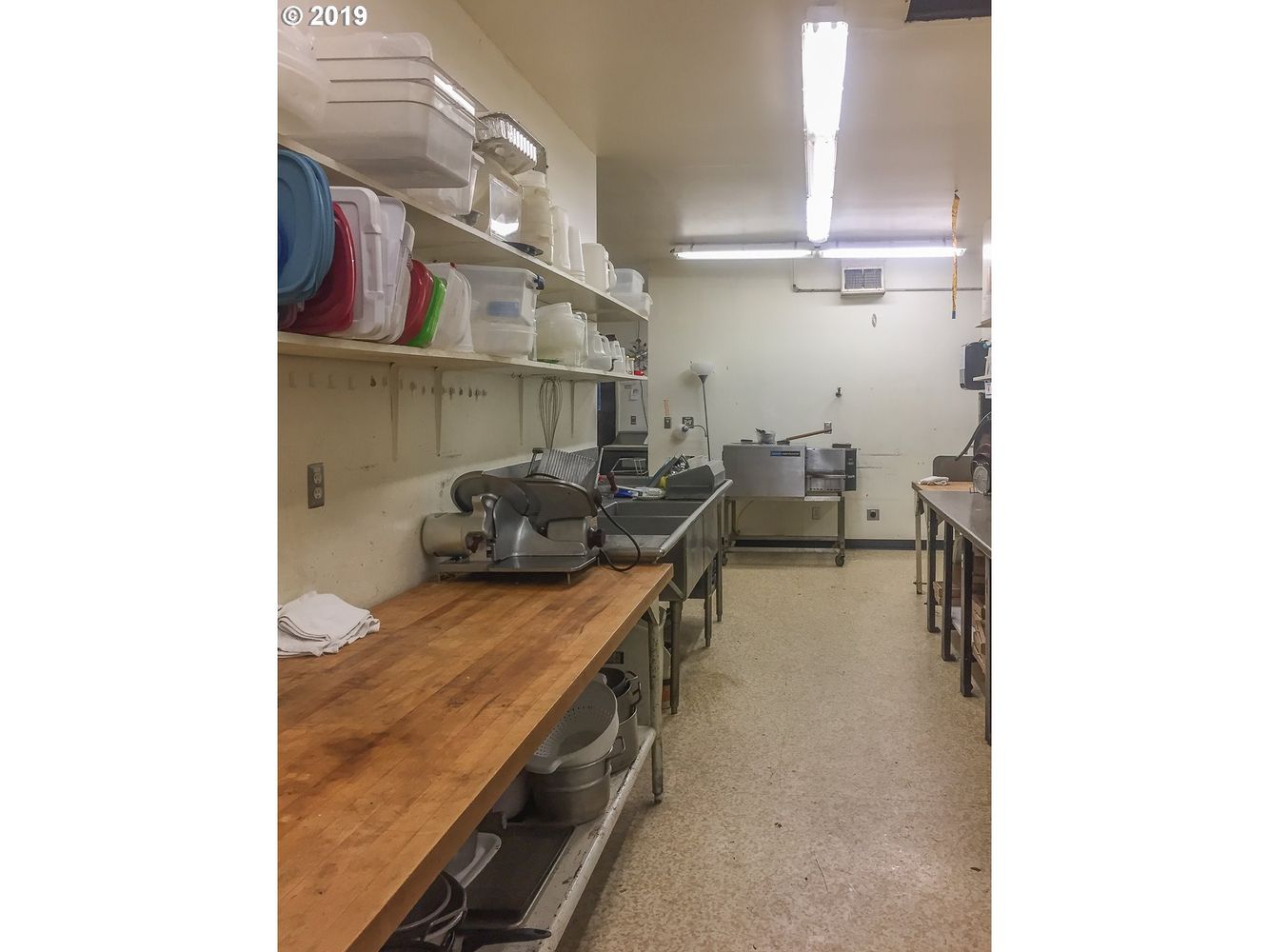 412 S Main St, Canyonville, OR 97417